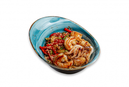 Удон с морепродуктами и овощами